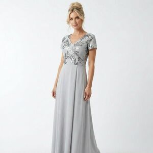 NWT JS Collections Sequin Leaf Gown 4 Light Gray Silver MOB Wedding Formal
